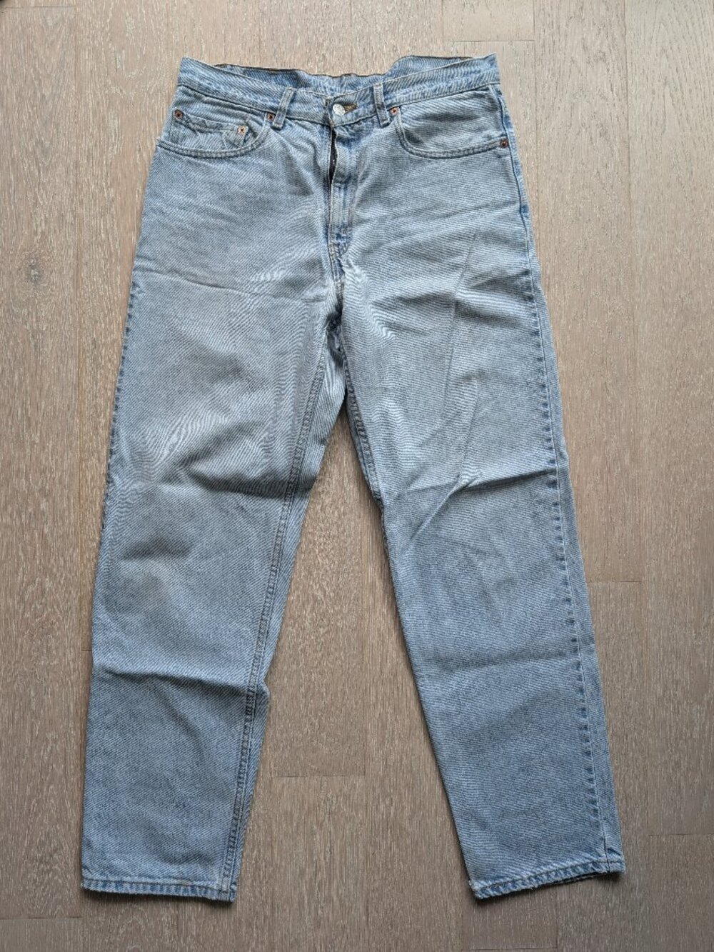 Vintage Levi's 550 34" - early 2000s - Perfect light wash